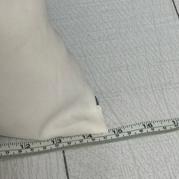 White Pillow with Blue Vintage Truck and Daisies - Picture 10 of 12